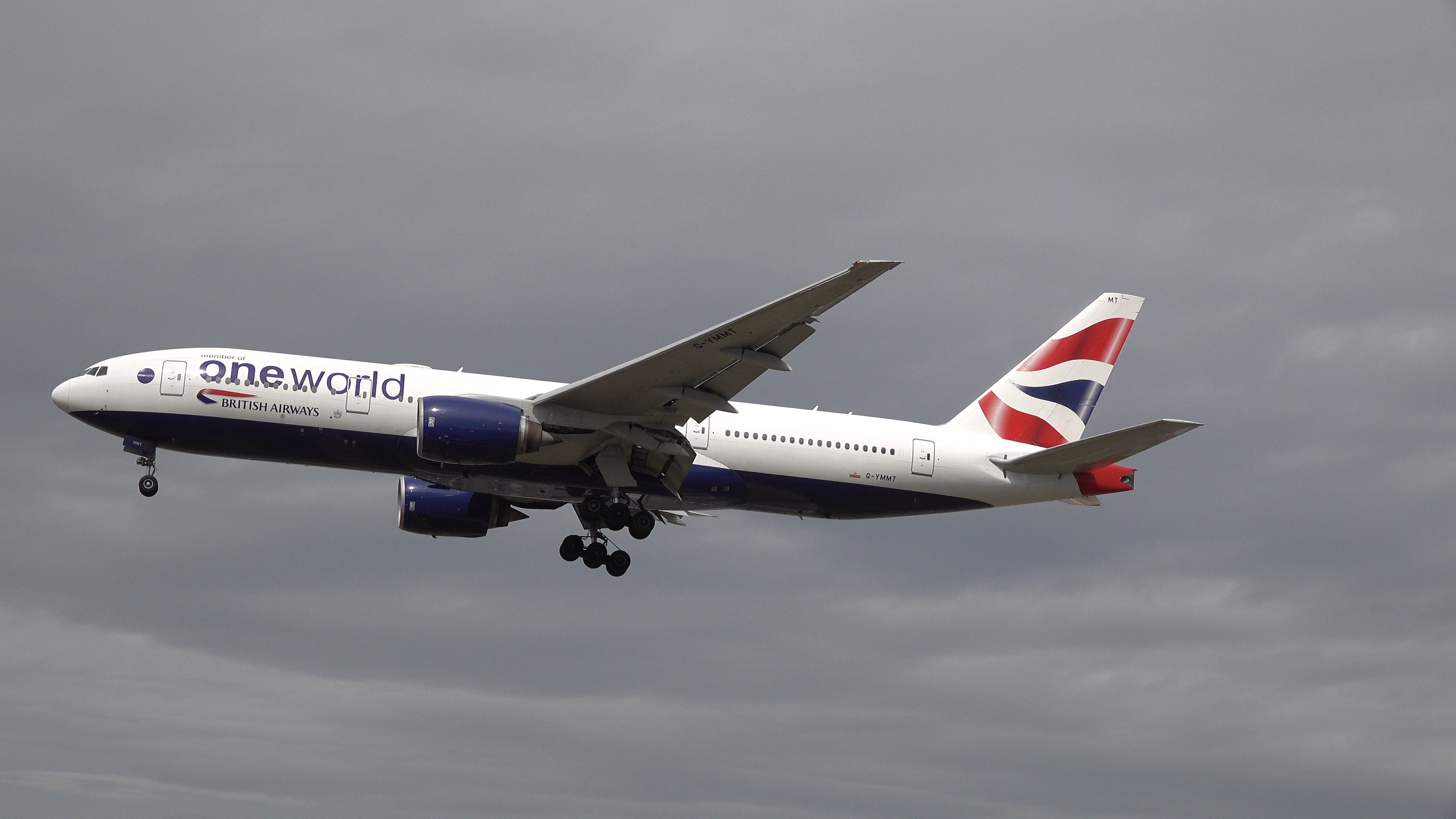 British Airways Boeing 777 (Oneworld Livery) Final Approach to Heathrow